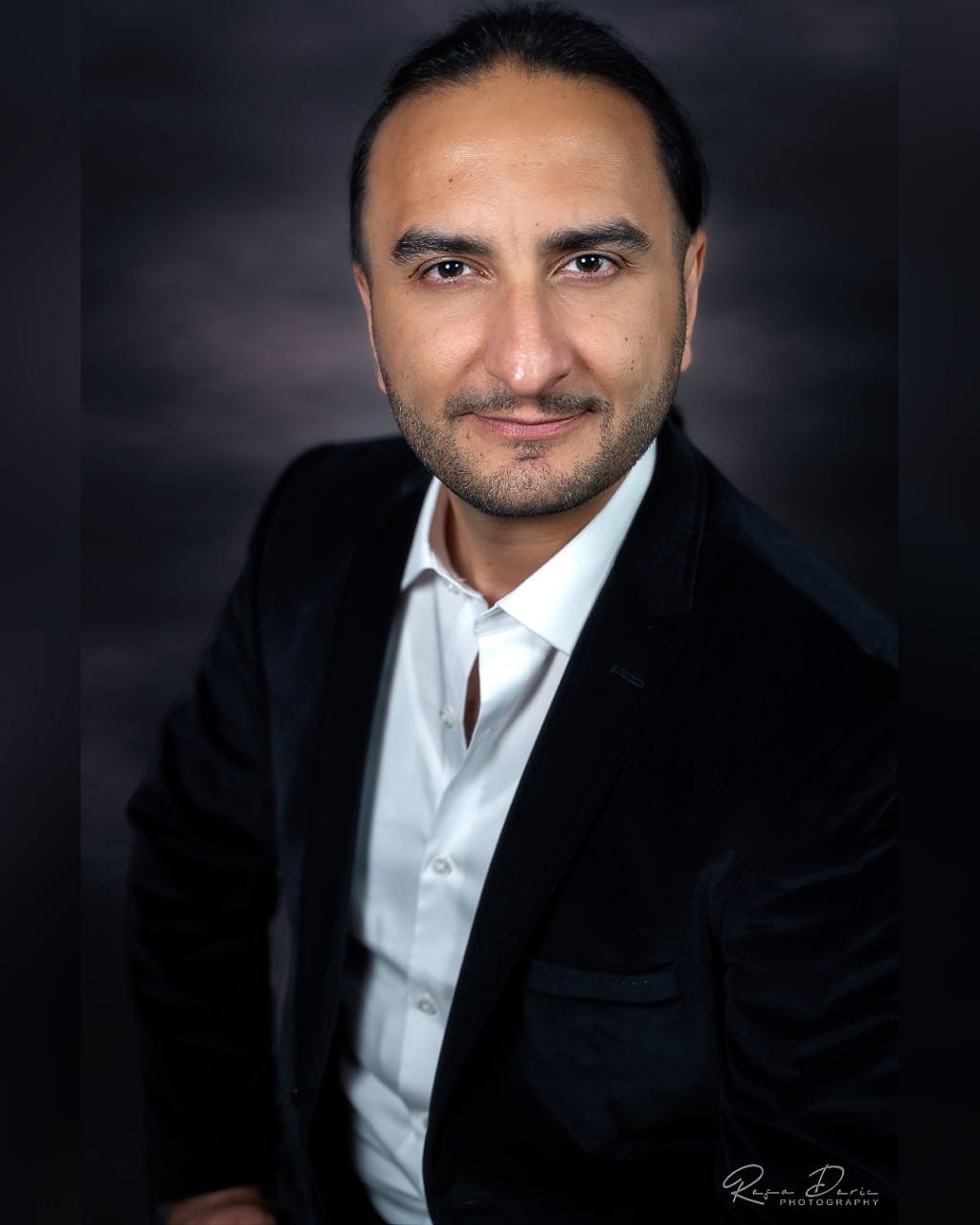Sam Elmi portrait