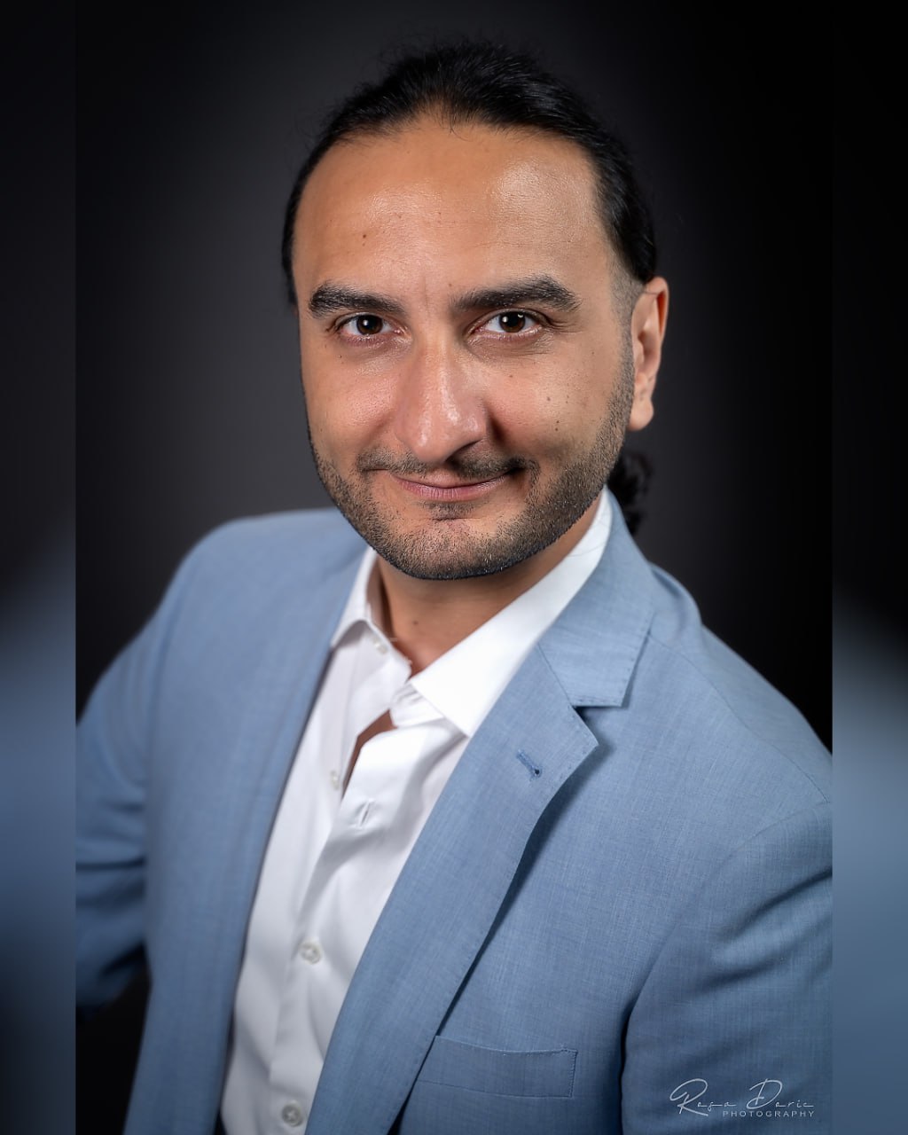 Sam Elmi portrait