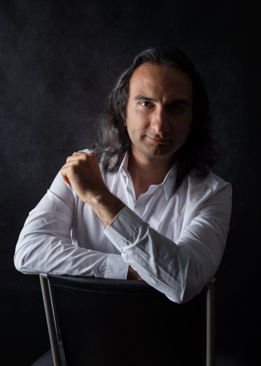 Sam Elmi portrait